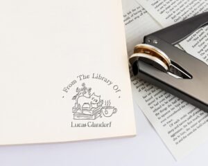 modello cu con timbro ufficiale e penna