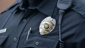 Cosa Rappresenta il Codice 3916 nella Guardia di Finanza 32 uniforme e distintivo guardia di finanza